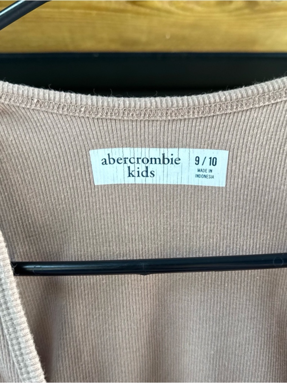 Girl’s Abercrombie Kids Blush Ribbed Henley Tank - Picture 3 of 3